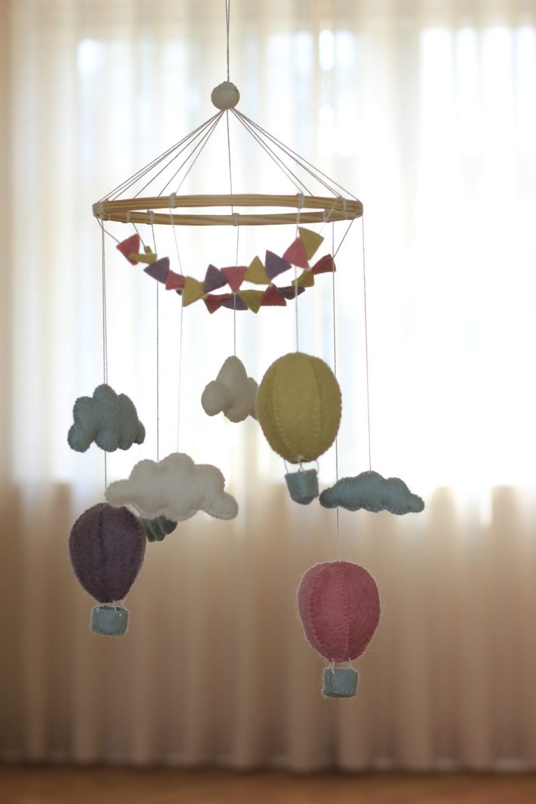 Uro med luftballon og vimpler